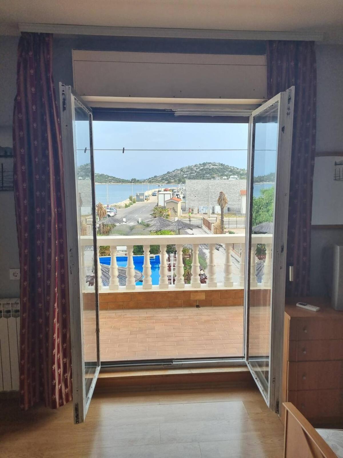 Villa Lana Tribunj  Bagian luar foto
